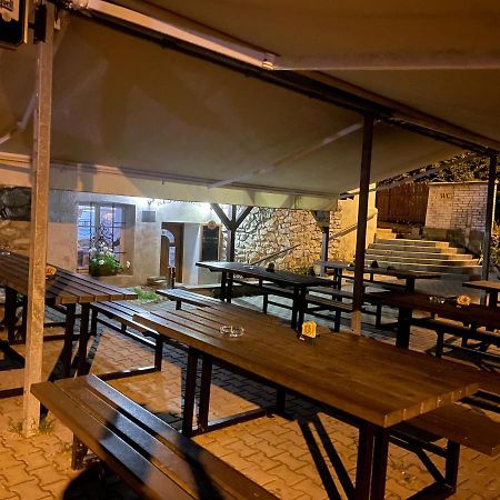 Penzion Na Zastávce Cesky Sternberk Exterior foto