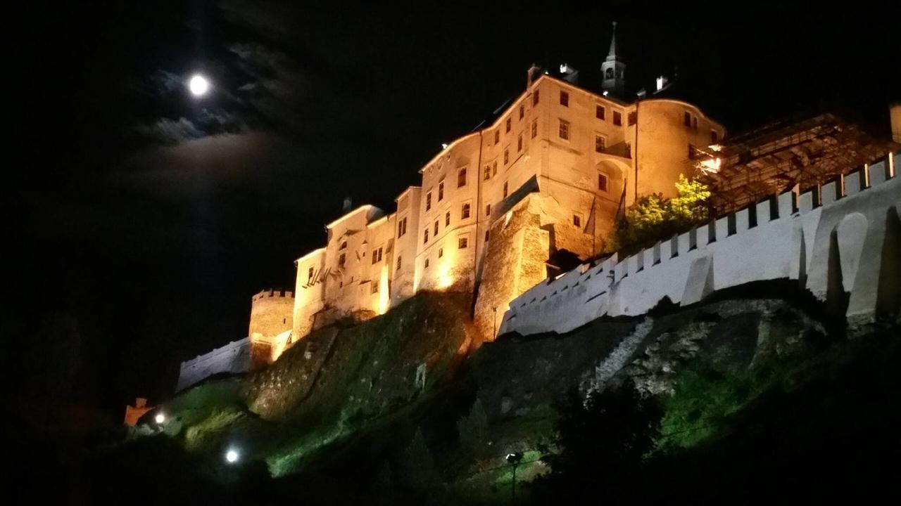 Penzion Na Zastávce Cesky Sternberk Exterior foto